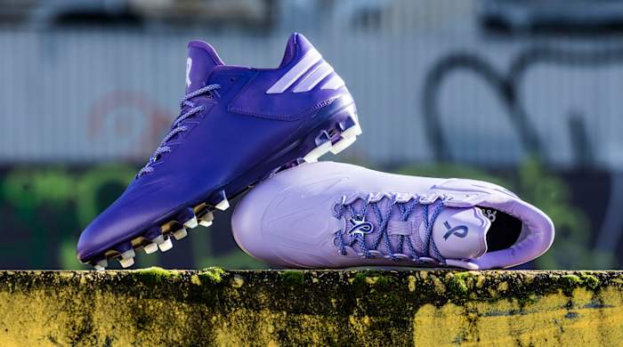 eric-berry-week-13-cleats.jpg